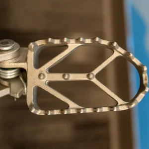 Storm Bee Right Foot Peg